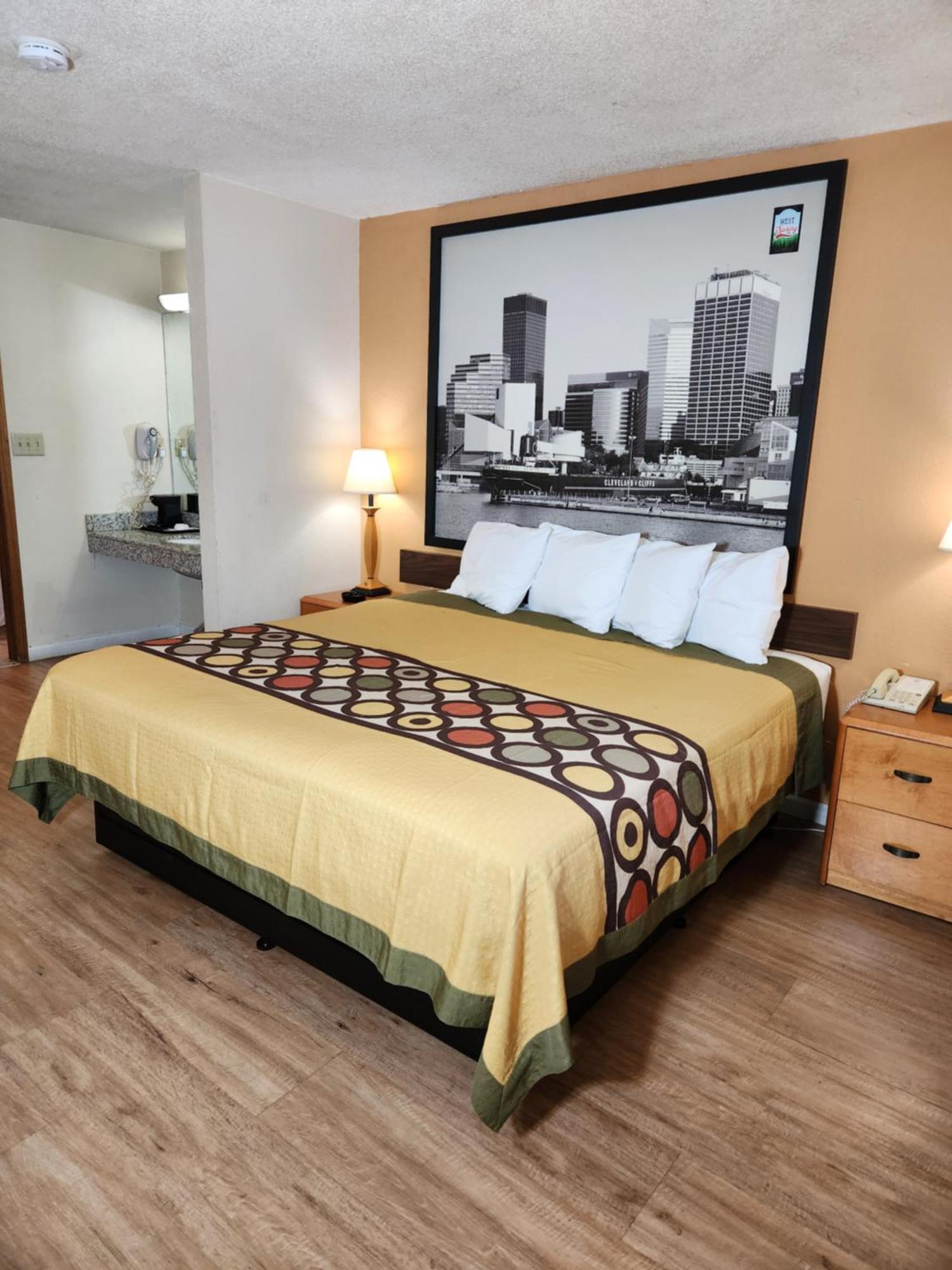 Westspring Inn - Westlake Cleveland Dış mekan fotoğraf