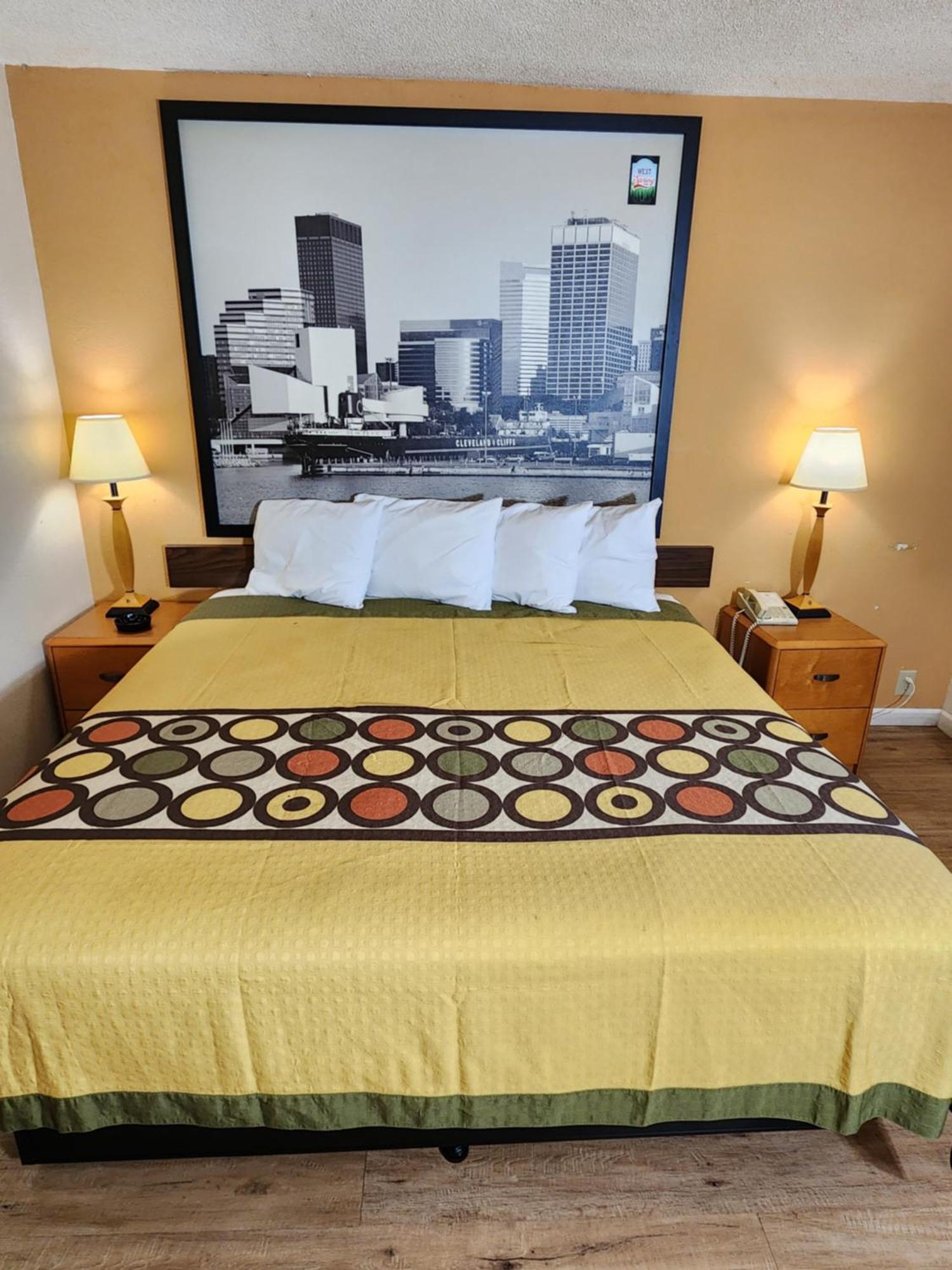 Westspring Inn - Westlake Cleveland Dış mekan fotoğraf