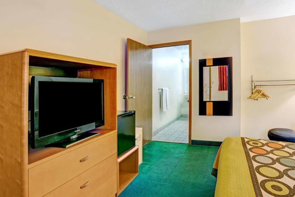 Westspring Inn - Westlake Cleveland Dış mekan fotoğraf